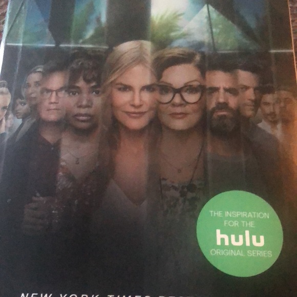 New book Nine Perfect Strangers - Picture 3 of 5